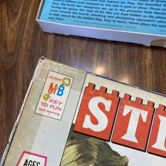 Vtg 1961 Stratego Family Board Game War Strategy 4916 100% Complete Rough Box - Picture 14 of 16